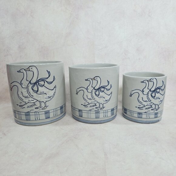 Vtg Set Of 3 Louisville Stoneware Gaggle of Geese Goose Canisters No Lids 6.5" - Picture 1 of 15